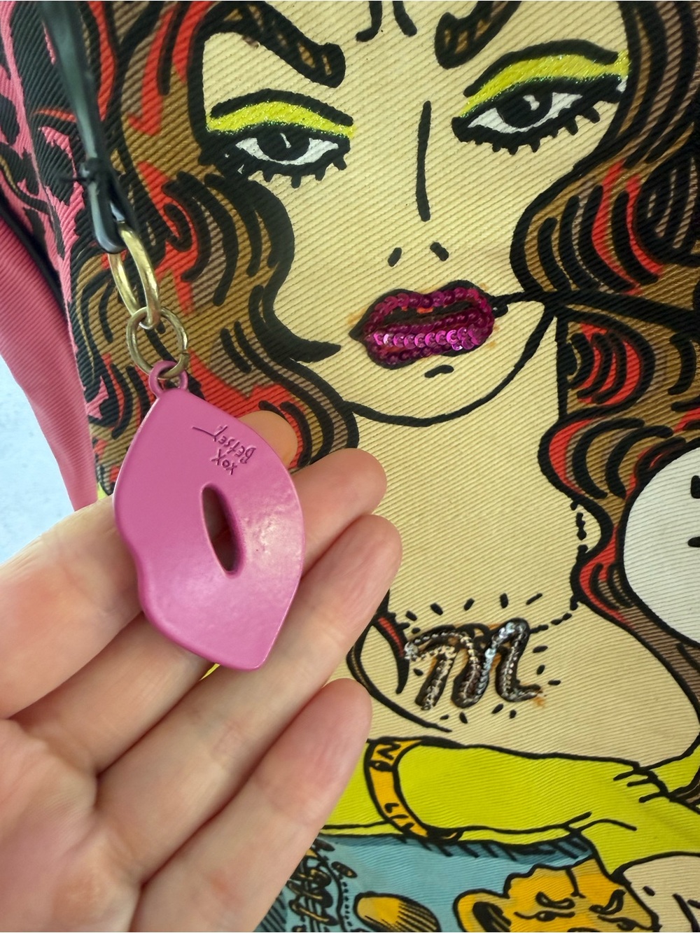 Vintage Y2K Indie Sleaze Betsey Johnson Betseyville Bulldog Tote with Charms - Picture 8 of 16